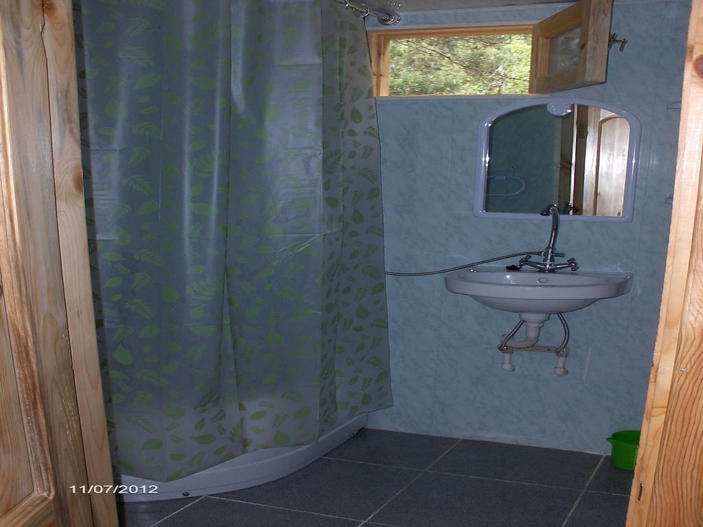 Guest House Mirgvela Omalo Eksteriør billede